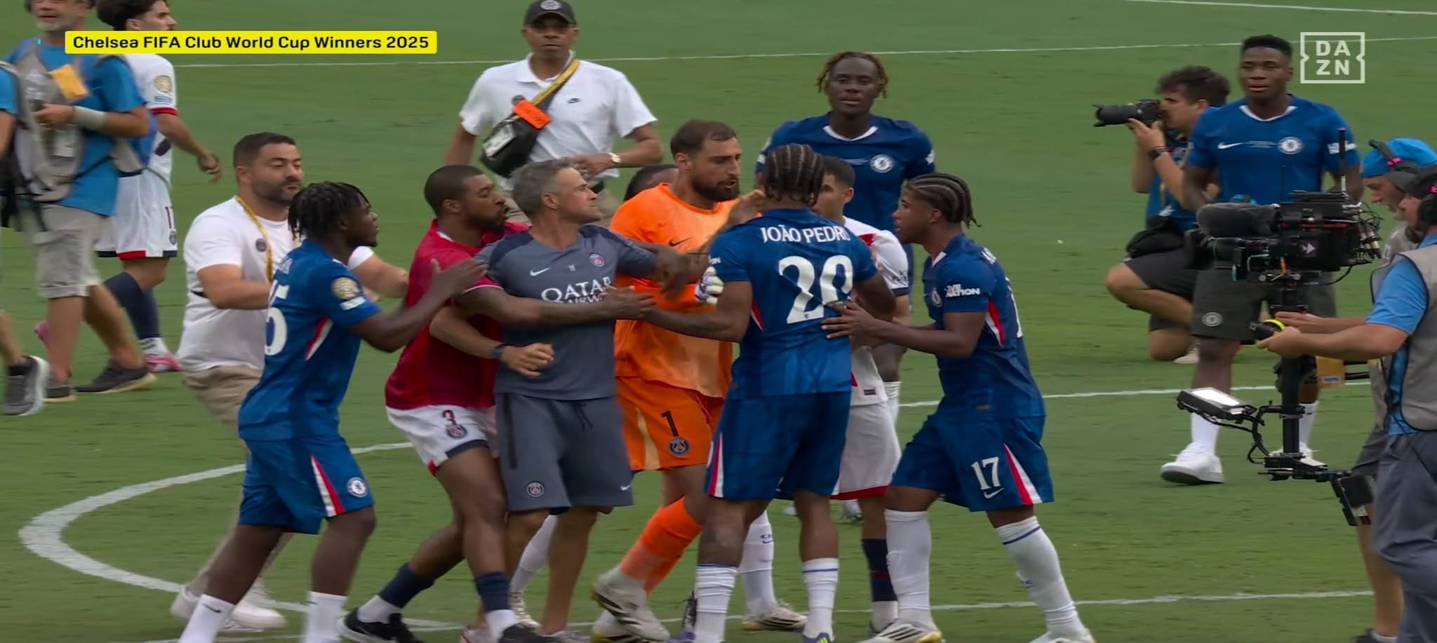 Kaos dhe tension pas finales, “çmenden” Luis Enrique dhe Donnarumma, godasin lojtarin e Chelsea (VIDEO)