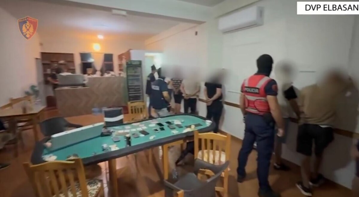 Kapet në flagrancë në Elbasan/ Lokal i përshtatur për lojëra fati, 13 të proceduar