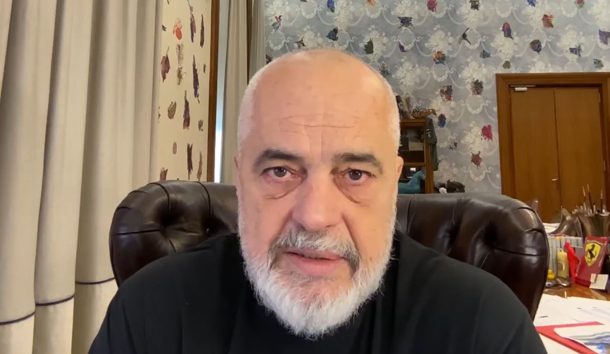 “Keni bërë ushtri socialiste”, Rama replika me ndjekësit dhe thumbon Bashën: O Lul, ku je mo artist