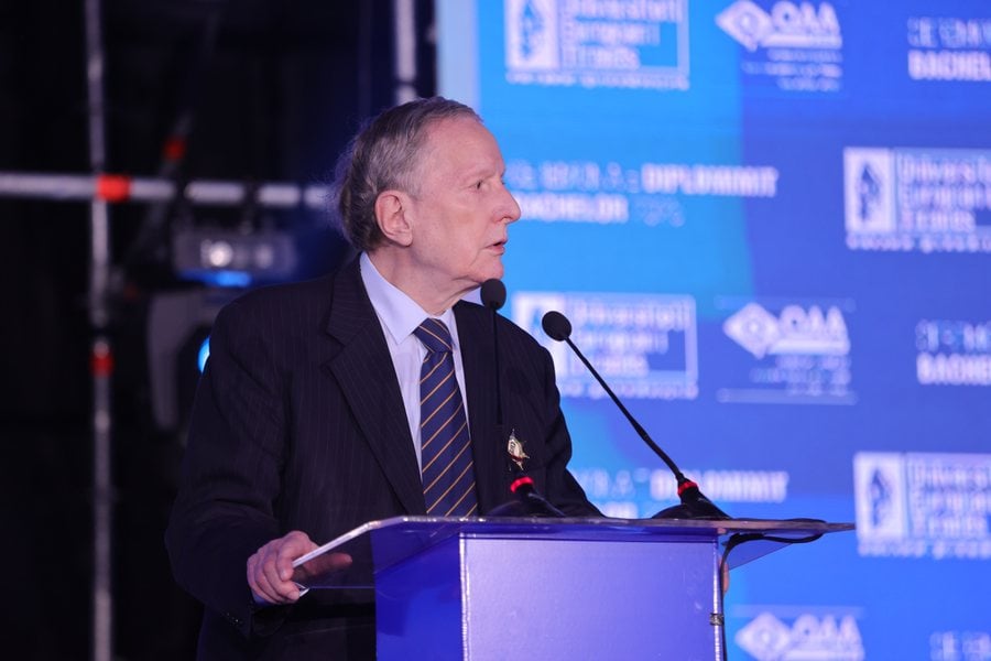 Kishte lënë takim në hollin e hotelit, si u gjend pa jetë në dhomën e tij ish-ambasadori gjerman