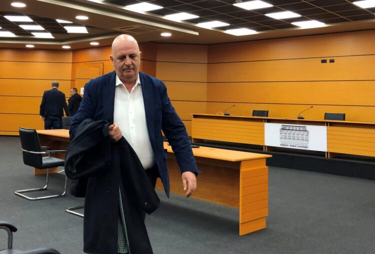 Komisioneri Publik kërkoi shkarkimin, por Dumani tërhoqi kërkesën/ Pushohet çështja e prokurorit Kote