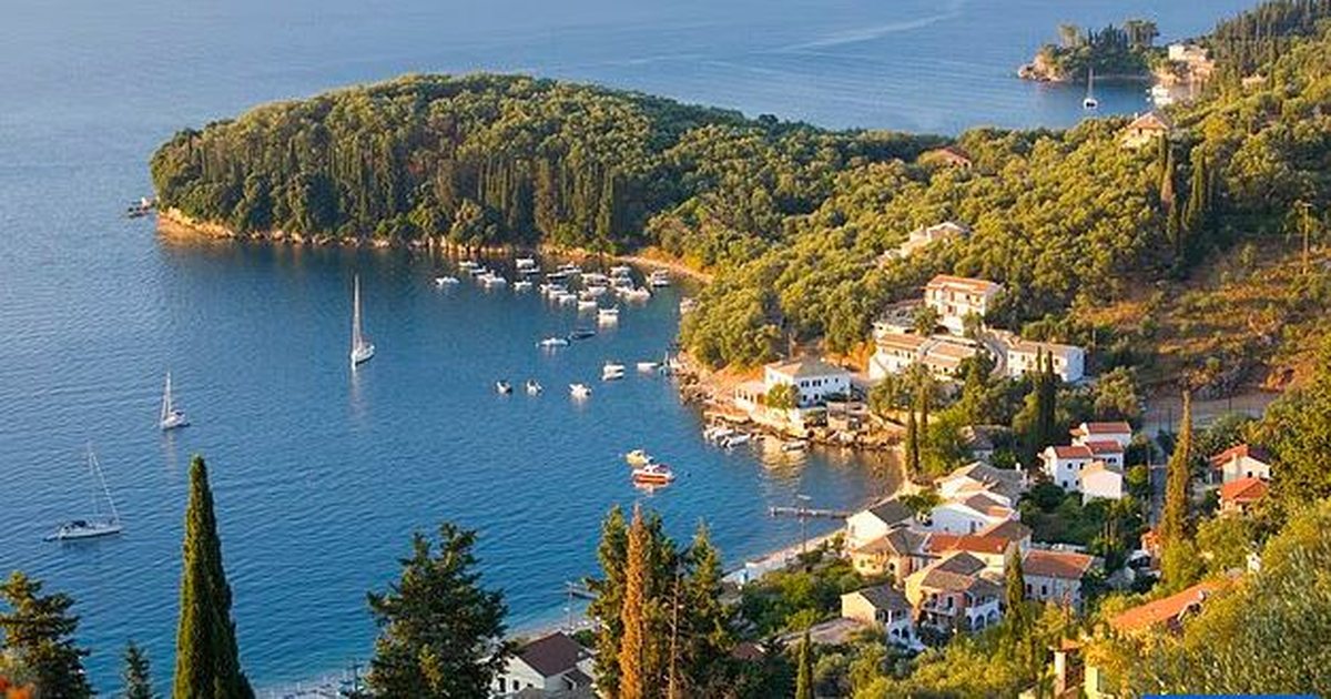 Kompanitë celulare shqiptare ‘rrjepin’ turistët e huaj në Korfuz: Faturim mbi 300 paund për lidhje me Roaming