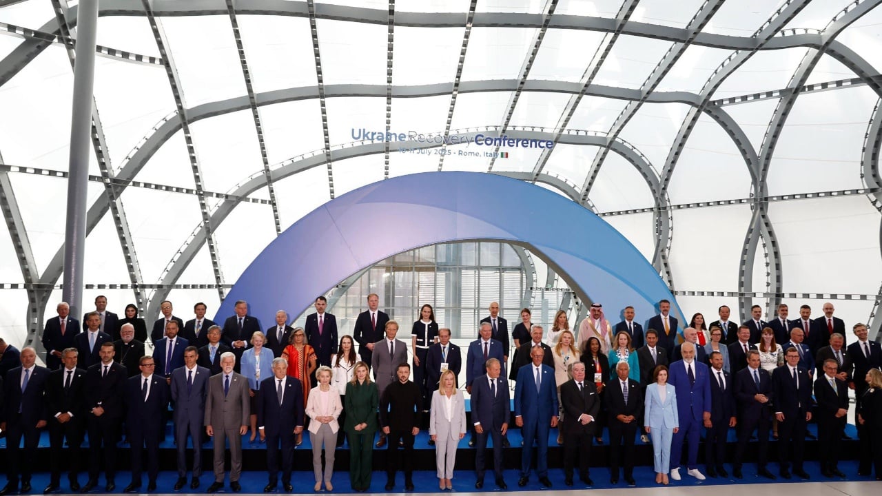 Konferenca për Rimëkëmbjen e Ukrainës në Romë, Rama ndan foton familjare