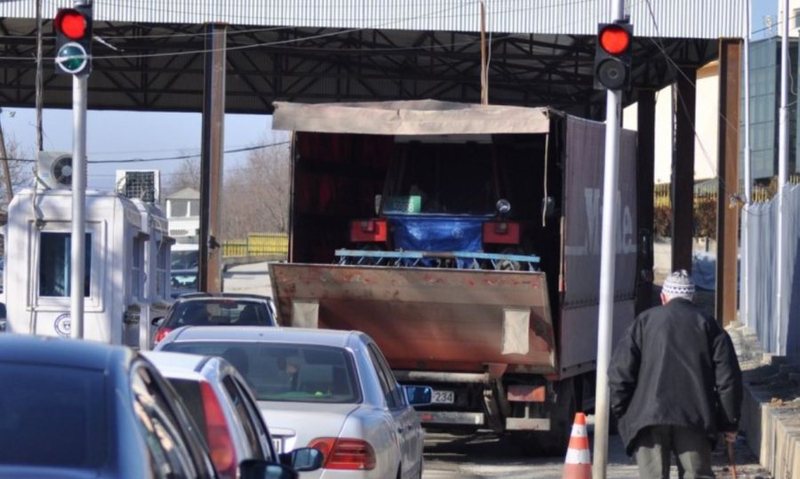 Kontrabandë nafte nga Maqedonia e Veriut, arrestohet 64-vjeçari në Qafë Thanë! Nën hetim doganieri