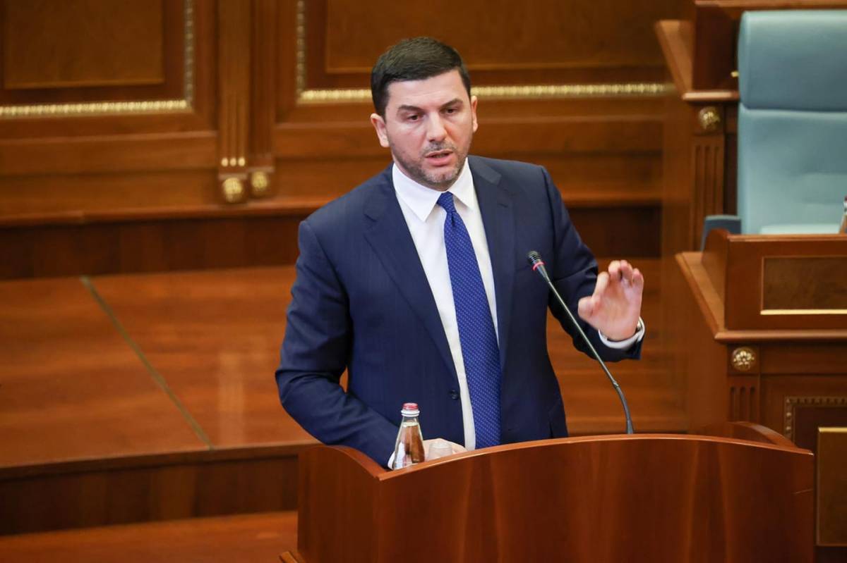 Krasniqi akuzon Kurtin për bllokim të institucioneve: Situatë absurde në Kuvend