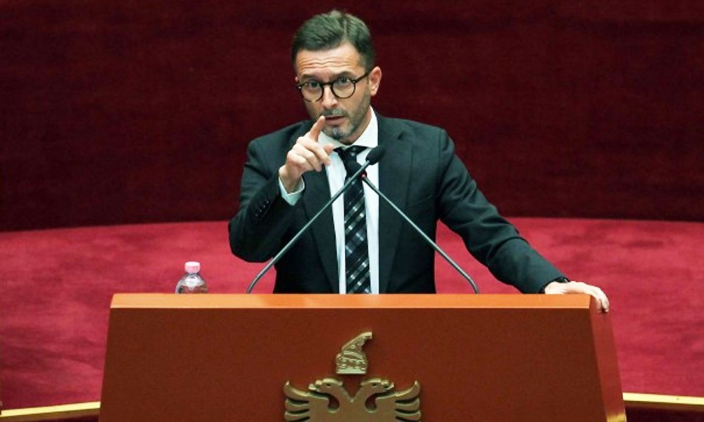 Kritikoi ashpër mungesën e kontrollit mbi ushqimet/ A do të bëhet ministër Bujqësie? Përgjigjet Erion Braçe!