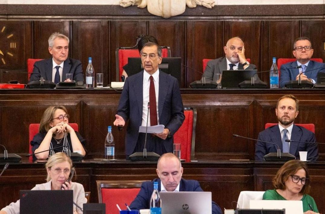 Kryebashkiaku i Milanos “i përfshirë” në skandalin e ndërtimeve të paligjshme, 74 persona thirren për të dëshmuar