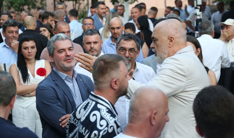 Kryebashkiaku i Vlorës paralajmëron ndryshime të tjera: Duhen njerëz që punojnë!