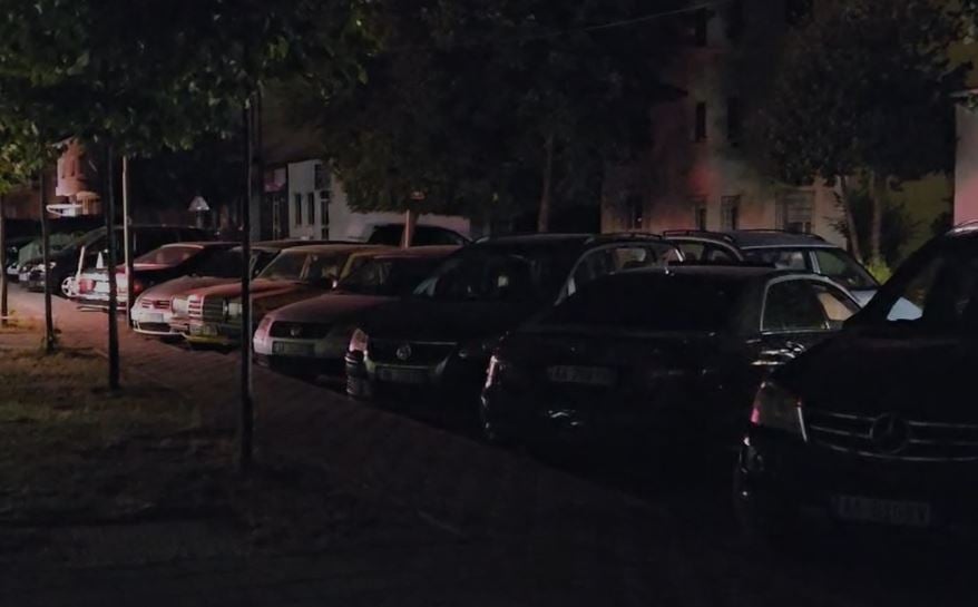 Kukësi pa energji elektrike, defekt në nënstacion lë banorët në terr