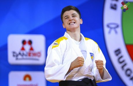 Laura Fazliu fiton medalje të argjendtë në Lojërat Universitare