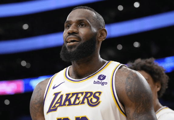 LeBron James, gati për sezonin e 23-të në NBA