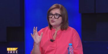 “Libri është aksesor”/ Botuesja Anila Bisha komenton deklaratën virale: Alarm për të gjithë shoqërinë, jeta jo vetëm për t’u veshur bukur dhe…