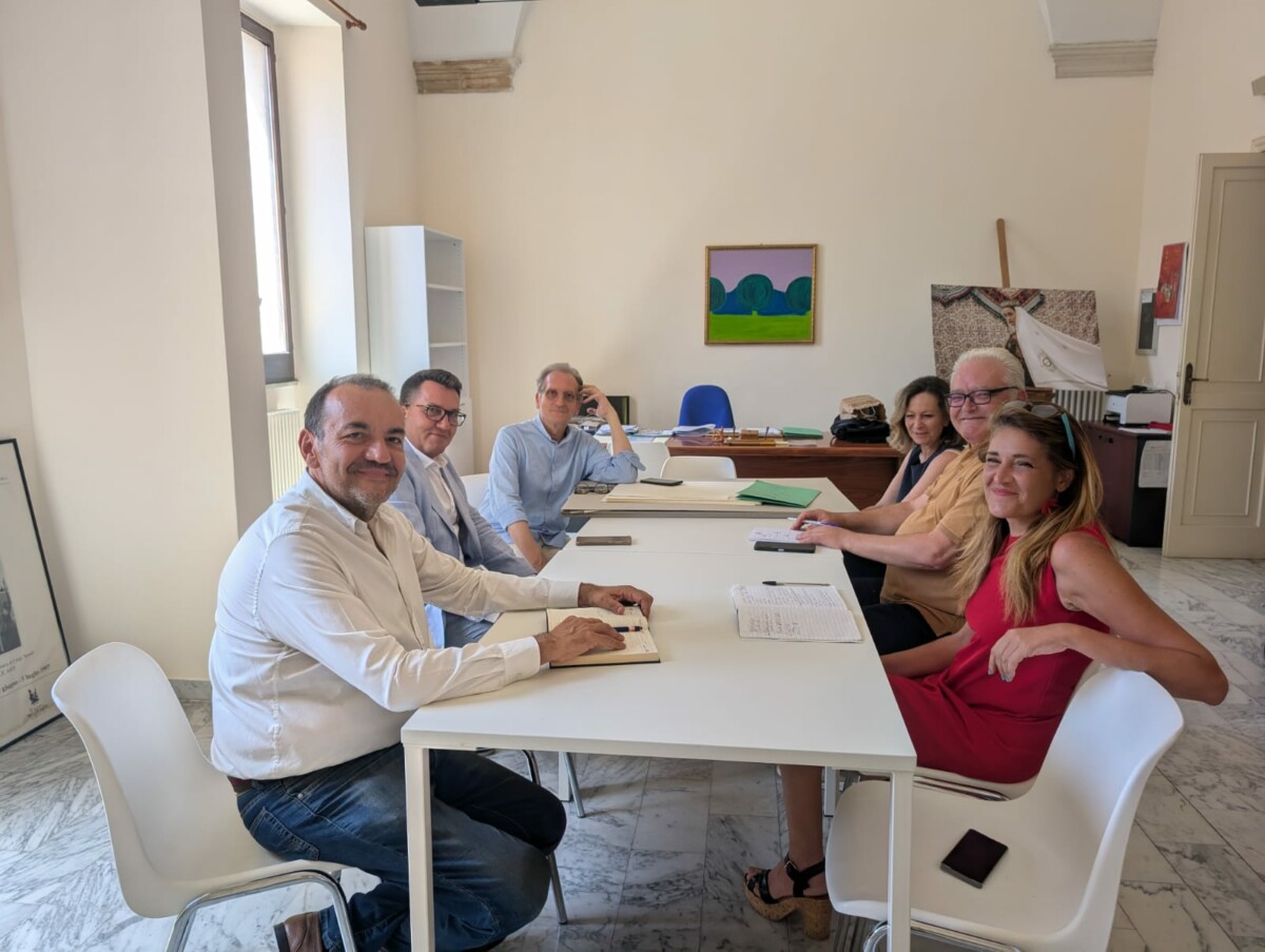 Marrëveshja e qershorit 2021 në takimin ndërinstitucional në mjediset e Akademisë së Arteve të Bukura në Leçe