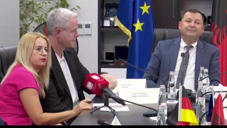 Mashtrimi/Zyrtari gjerman:Hetimet nisën 18 muaj më parë. Grupi vepronte në 5 shtete