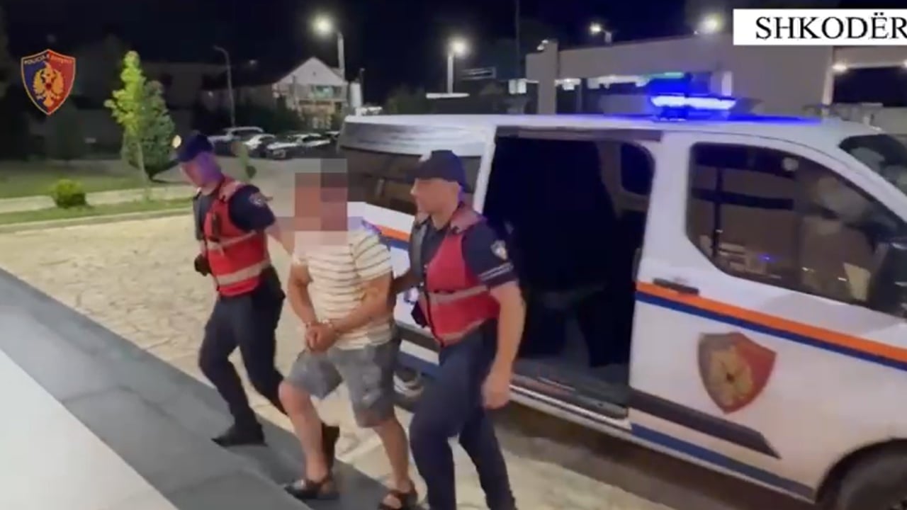 Mbante kokainë, armë zjarri dhe detonatorë brenda në banesën, arrestohet 42-vjeçari në Shkodër