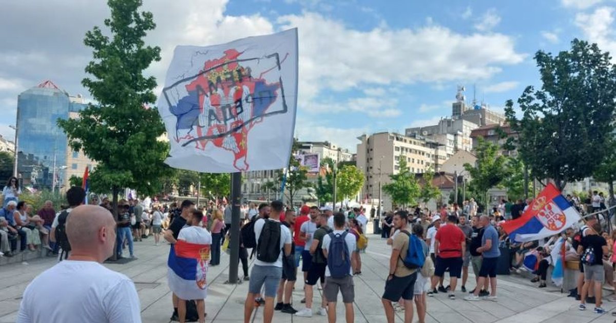 Mbështetja e së djathtës për Vuçiçin po lëkundet