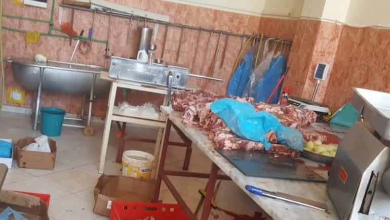 Mbi 60 ton produkte pa faturë! AKU bllokon qumësht dhe mish në 151 subjekte