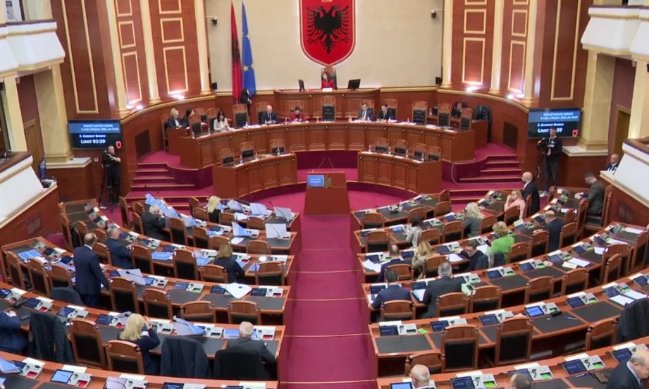 Mblidhet Kuvendi të enjten. Diskutohen investimet e huaja dhe strategjia kombëtare kundër dezinformimit