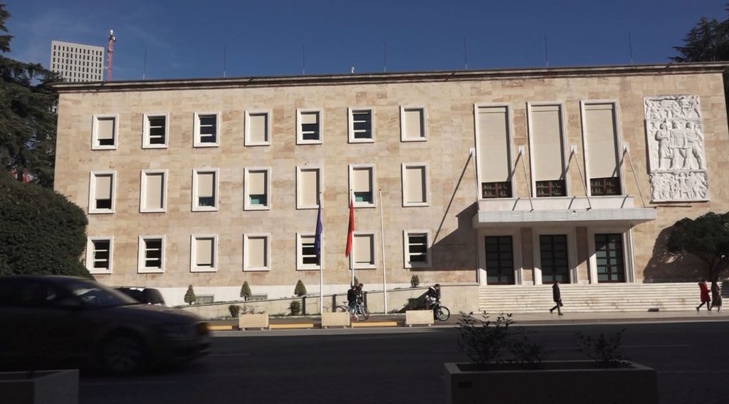 Mblidhet qeveria, merren disa vendime: 10 mln lekë për Federatën e Skive!