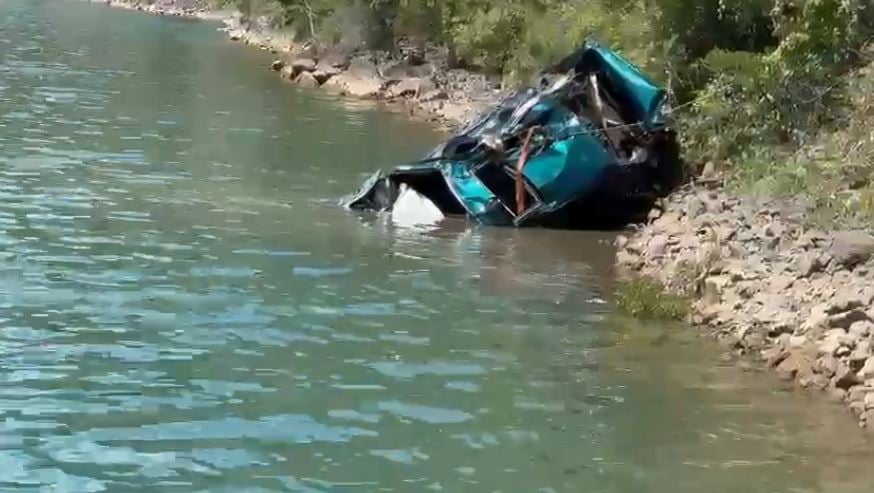 Mbytja e 23-vjeçarit në Mat, nis operacioni për nxjerrjen e makinës nga liqeni i Shkopetit