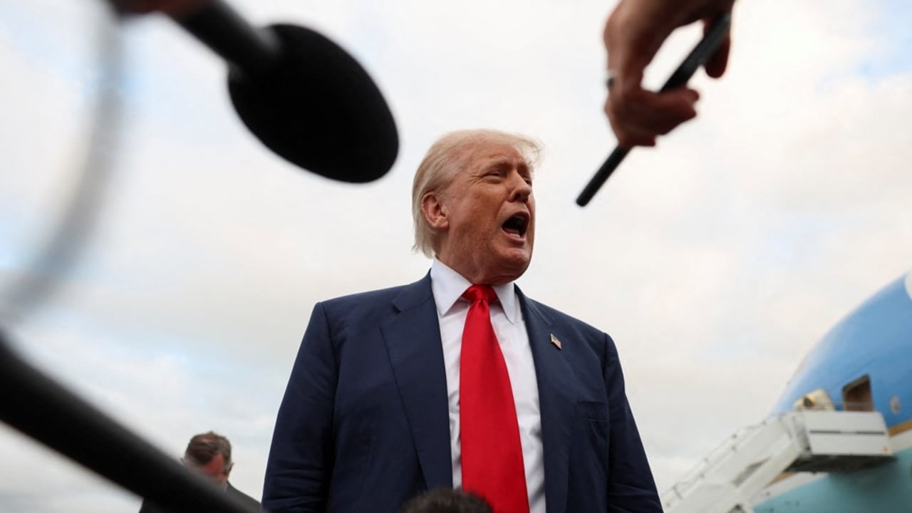 “Më pëlqen kryeministri juaj”/ Donald Trump zbarkon në Britaninë e Madhe, Presidenti amerikan flet për Starmer dhe shmang komentet për Maxwell