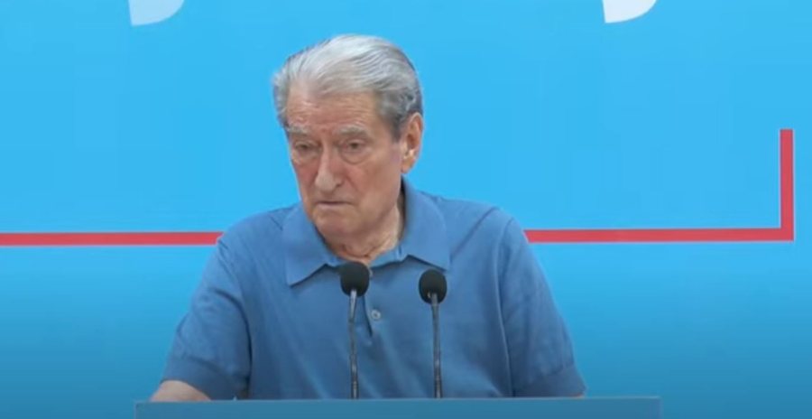 Mendimet ndryshe në PD për riformim, Berisha shmang pyetjet e gazetarëve: Duhet të jemi të bashkuar