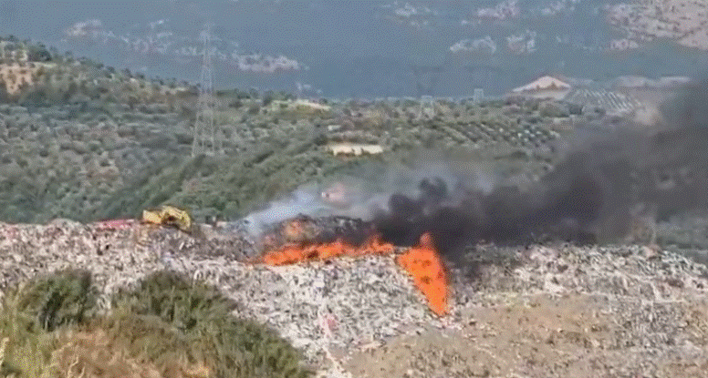 Merr flakë fusha e mbetjeve në inceneratorin e Elbasanit, forcat zjarrfikëse mbërrijnë në vendngjarje