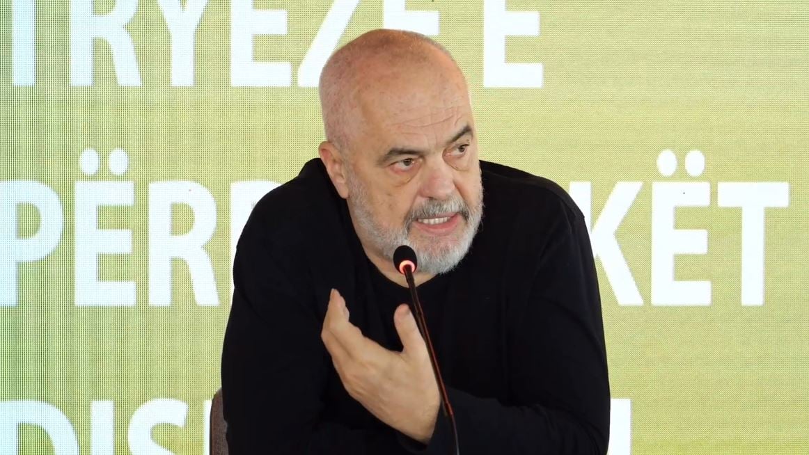 “Merrni kredi, me subvencione nuk shkojmë larg”/ Rama takim me fermerët, kritika kryetarëve të bashkive: Jeni shkëputur nga fshati