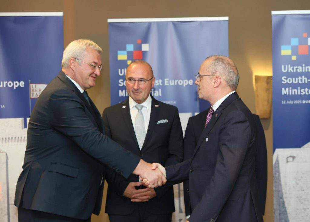 Ministri, Igli Hasani, në Forumin e Dubrovnikut: Lufta e Ukrainës na kujton se paqja duhet mbrojtur dhe jo të merret si e mirëqenë