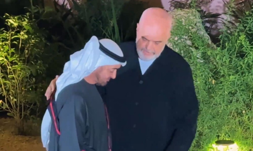 “Mirëardhsh mik i shtrenjtë”/ Presidenti i Emirateve Arabe mbyll vizitën në Shqipëri, përcillet nga Rama në aeroport