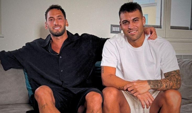 Mjafton një takim dhe një foto, vjen paqja mes Lautaro Martinez dhe Hakan Calhanoglu
