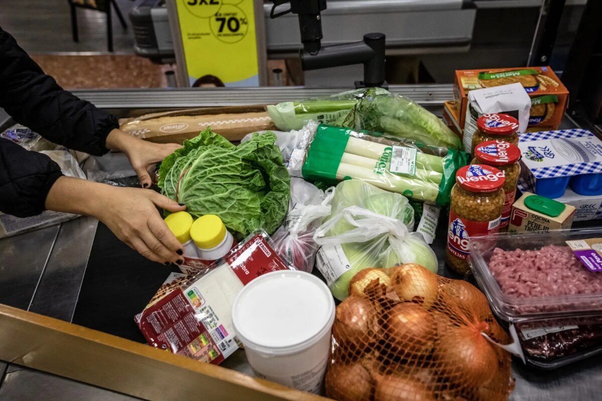 Moti ekstrem i shkaktuar nga ndryshimet klimatike po rrit çmimet e ushqimeve në mbarë botën