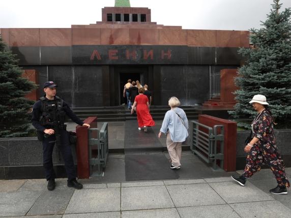 “Mumja” e Leninit ndan Putinin dhe Kishën Ortodokse, revoltohet politika ruse