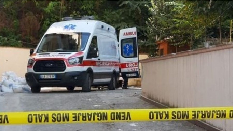 Muri i ndërtesës që po shembte e zë poshtë, ndërron jetë 51-vjeçari në Dimal