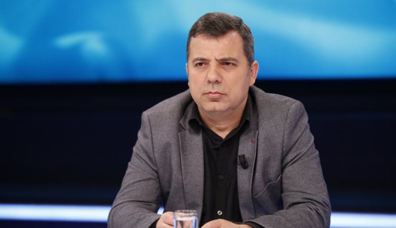 “Na fut në burg për një status”, Abilekaj paralajmëron për ligjin e ri penal: Po burgoset fjala, jo shpifja