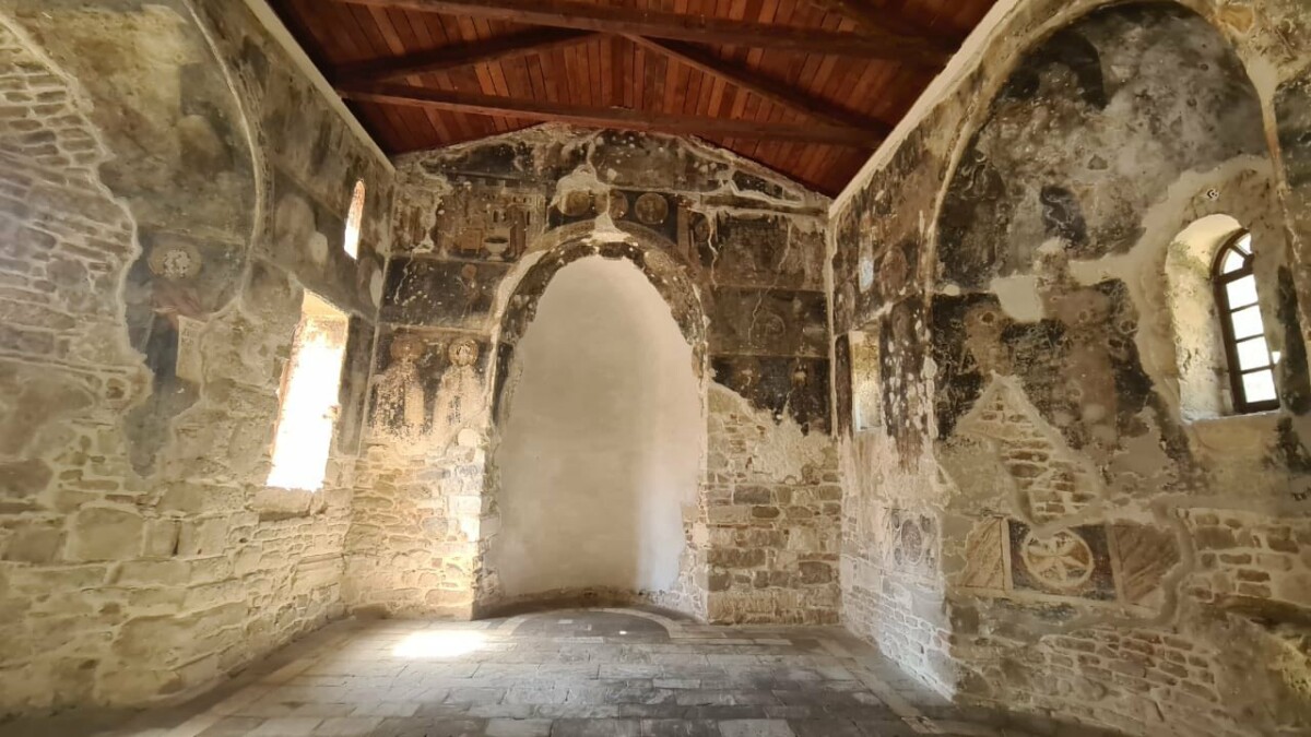 Ndërhyrje konservuese në muralen e Manastirit të Shën Mërisë në Apoloni, vepër e realizuar…