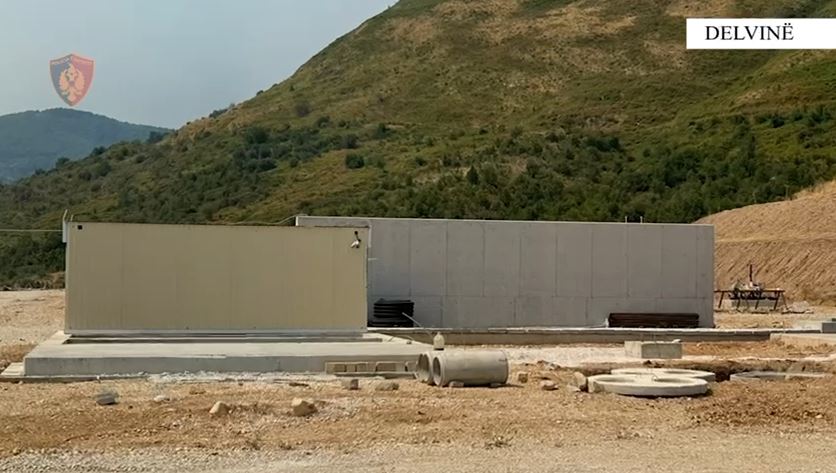 Ndërtuan pa leje një impiant gazi, arrestohen 2 inxhinierë, shpallen në kërkim pronari dhe administratori