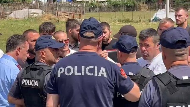 Nuk zgjat qetësia në Theth/ Sërish përplasje mes banorëve dhe policisë