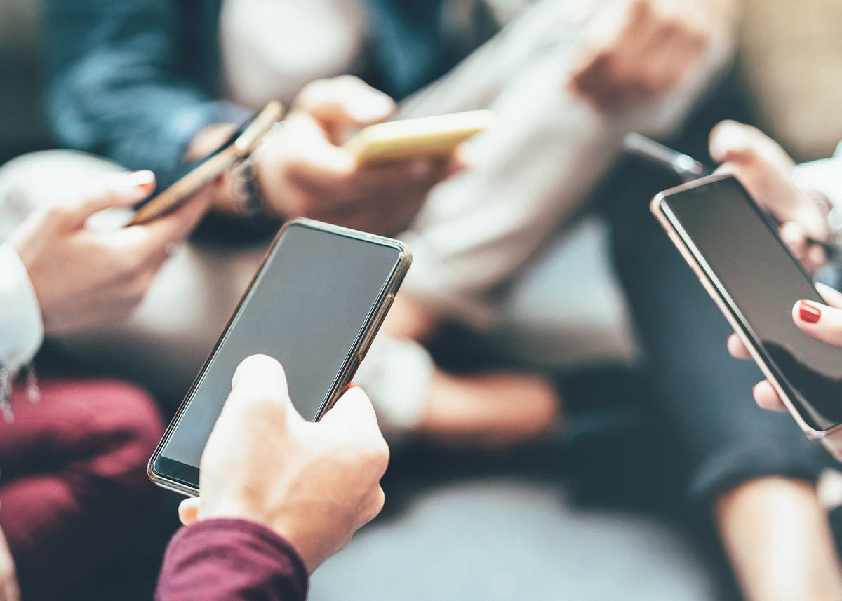 Numri i përdoruesve të telefonisë celulare ra përsëri në tremujorin e parë