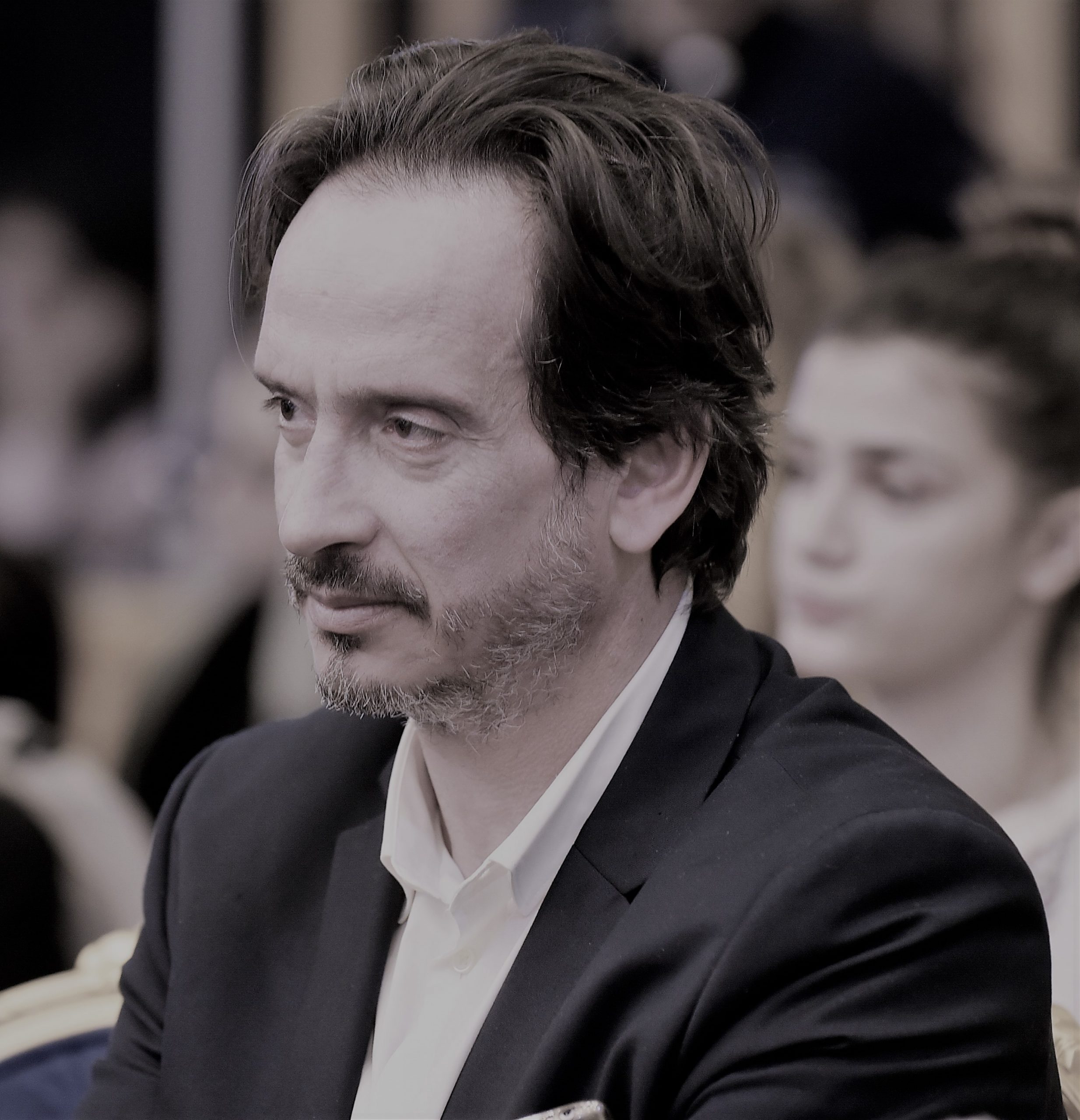 Pabarazia në Shqipëri dhe rezistenca e “elitave”