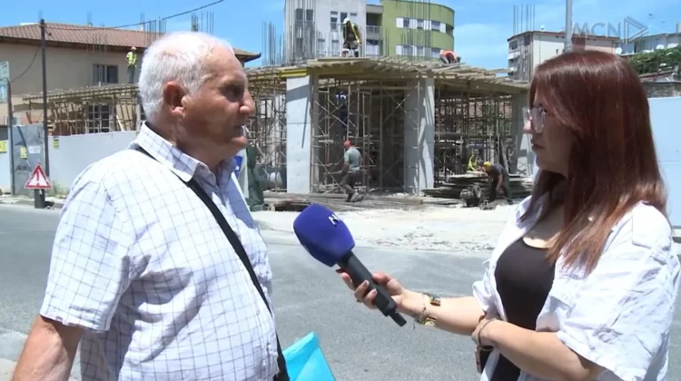 Pallati i vëllezërve Xhebrahimi ngjitur me shtëpinë/ Familja Allmuça: Do bëjmë vetëgjyqësi nëse s’ka reagim