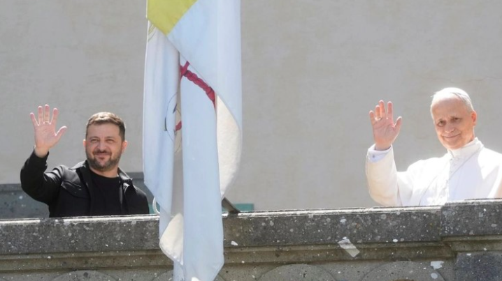 Papa Leo: Vatikani është i gatshëm të presë bisedimet për paqe mes Rusisë dhe Ukrainës