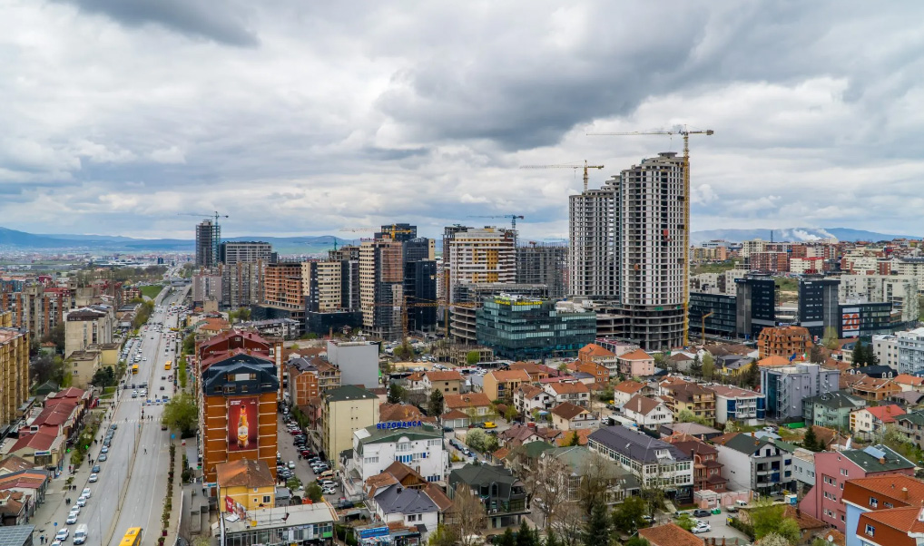 Paralajmërohet krizë në tregun e pasurive të paluajtshme në Kosovë