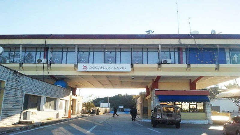 Pas valës së arrestimeve në doganë, pala greke pezullon edhe sot punën në Qafë Botë