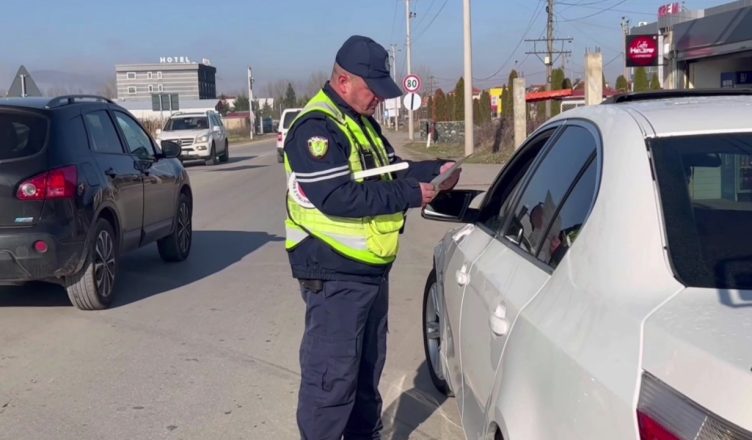 Patrulla të shtuara në rrugët e qarkut të Korçës, më shumë se 770 masa administrative në një javë