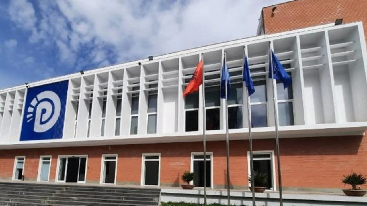 PD kërkesë kreut të KQZ-së: Na vini në dispozicion materialet filmike për të gjitha qendrat e votimit dhe për zarfet e diasporës