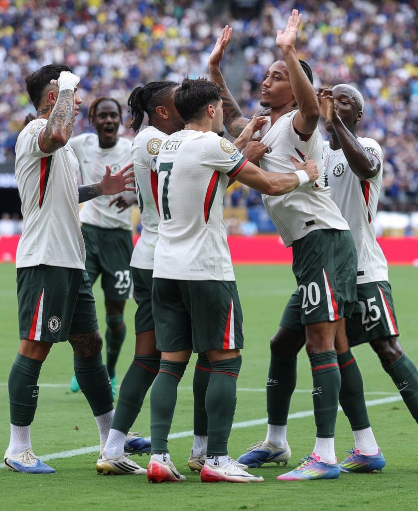 Pedro udhëheq Çelsin drejt finales, trofeu i Klubeve vjen në  Europë
