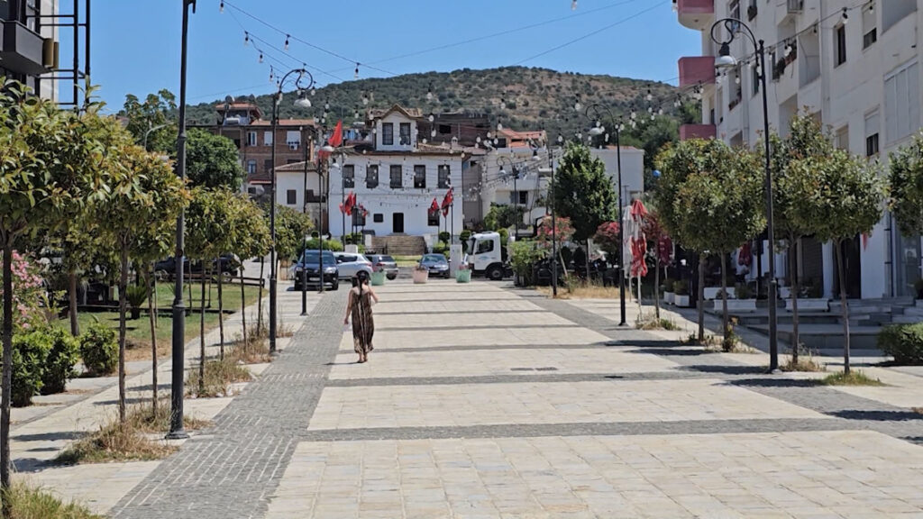 Për turizëm dentar në Lushnje! Italianët vizitojnë edhe atraksionet