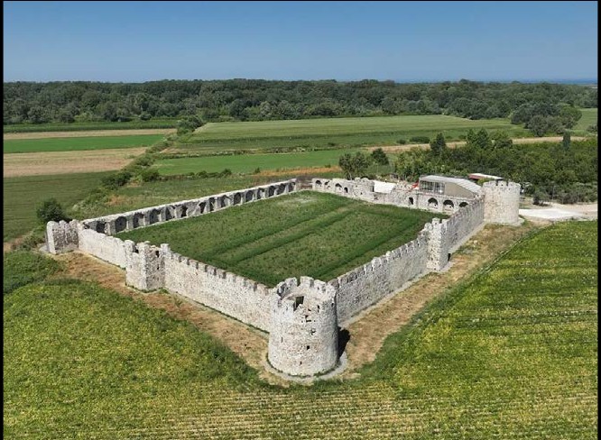 Përfundon restaurimi i kalasë së Bashtovës