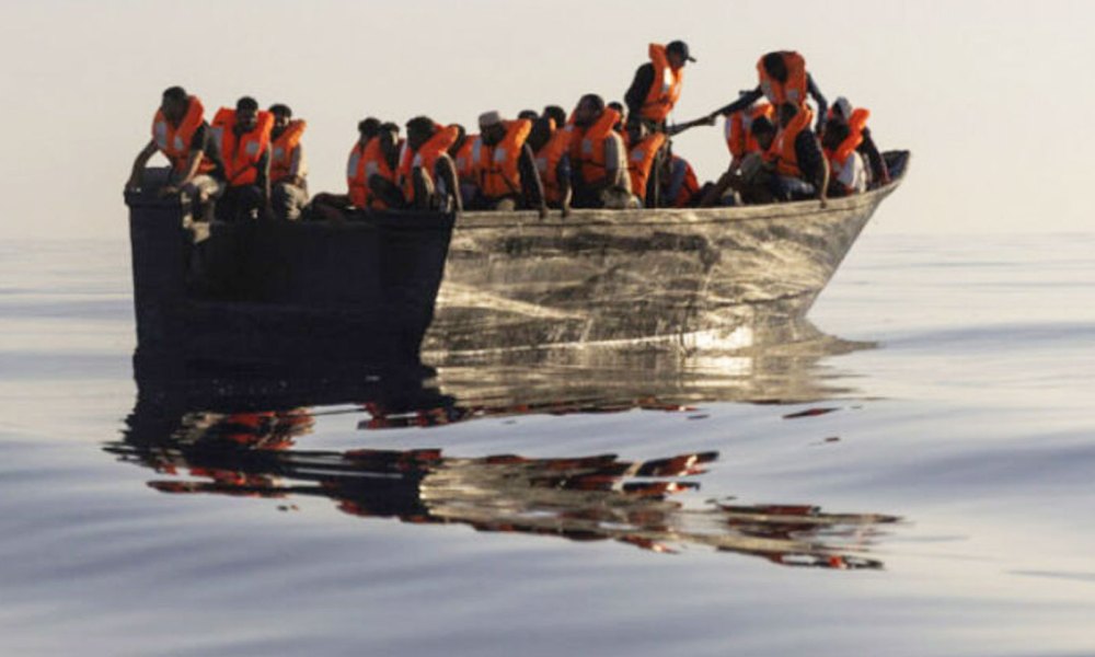 Përmbytet varka në kufirin mes Libisë dhe Egjiptit, 18 emigrantë humbin jetën